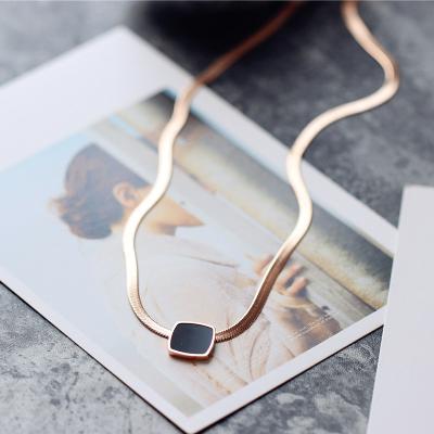 China Trendy Fashion Jewelry Necklace 18K Gold Plated Link Chain Black Square Shape Necklace For Women Men for sale