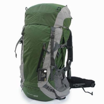 China Waterproof Quilted Backpack Hiking Luggage Bag Travel Trolley Luggage Gym Sports Bag Outdoor Sleeping Bag for sale