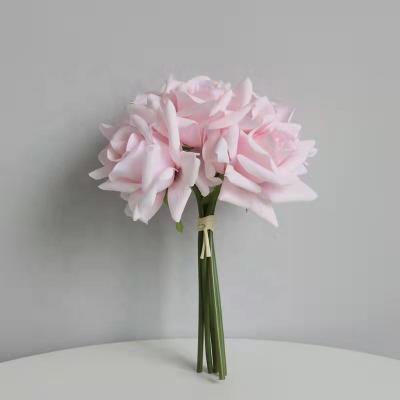 China Good Price 2022 China Factory High Quality Artificial Silk Flower Centerpiece Cloth+ Plastic+ Yarn Price Rose Flower Bouquet for sale