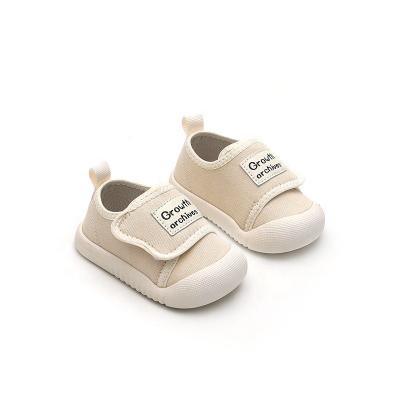 China Light weight 2023 spring and new autumn fashion children's canvas shoes baby walking shoes non-slip soft-soled children's sports shoes for sale