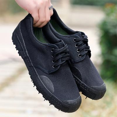 China Fashion Trend Low Top Vulcanized Rubber Sole Men's and Women's Outdoor Labor Shoes Students Training Shoes for sale