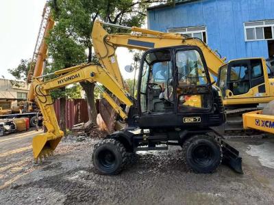 China Original Hyundai R60w-7 Pre Owned Mini Excavator Used Wheel Digger 6 Ton for sale