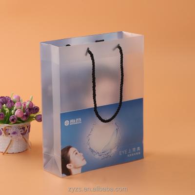 China Hot Selling Custom Print Recyclable Stand Up Plastic Bag With Various Handle for sale