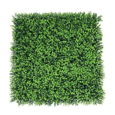 China 2020 New Design Eco-friendly Plastic Fake Boxwood Hedge Artificial Green Wall For Outdoor Indoor Decoration for sale