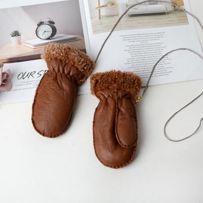 China Sales Glove Fashion 100% Sheepskin Super Soft Warm Genuine Women's Real Fur Glove for sale