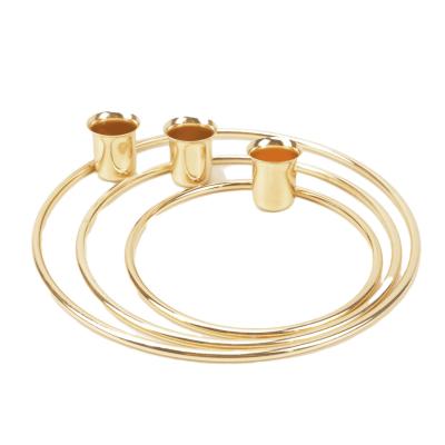 China Home Decoration 3 Wire Rings On Table Metal Wedding Christmas Dinner Metal Candle Holder for sale