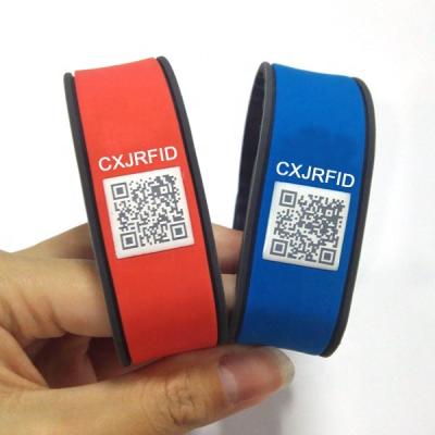 China Custom Nfc rfid wristband 13.56 silicone rubber adjustable wristband waterproof/waterproof Logo Waterproof for sale