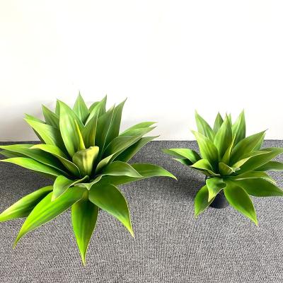 China Minimalist Simulate Natural Plastic Green Artificial Agave Potted Small Pointed Plant Bonsai Plant Fake Silk Leaves Plant Home Decor for sale