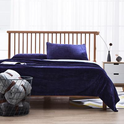 China 200*230CM Size 400GSM Flannel Sofa Home Thick Warm Blanket Soft And Comfortable 200*230CM Blanket for sale