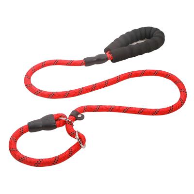 China Pet Outwear Dog Leads For Small Dogs With Strong Nylon Handle Rope Dog Training Lead Rope for sale