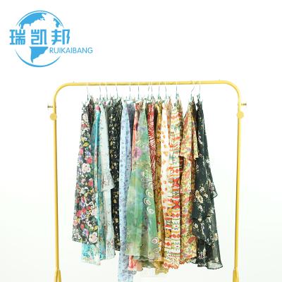 China Polyester / Cotton Sale Used Clothes Bulk Silk Skirts For Women Occasion Skirt for sale