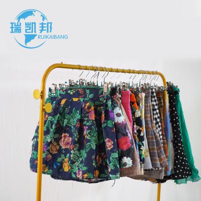 China Polyester / Matching Cotton High Standard Used Short Skirts For Women Used Clothes Occasion Women Clothes for sale