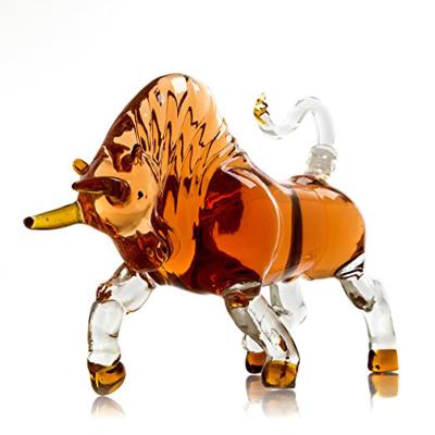 China Gift & 2021 Best Selling Craft Bull Form Animal Shaped Thermal Clear Glass Decanter Wine Bottle for sale