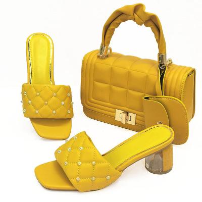 China Italian printed low heel women shoes and bag set with beautiful stones party shoes to match the bag set for sale