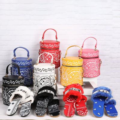 China 2021 Latest Fashion Trend Bandana Cashew Flower Purses and Shoes To Match Slides and Purse Set for sale