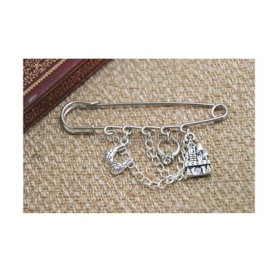 China ALLOY Rocky Horror Show Inspired Brad and Janet Themed Charm with Kilt Pin Chain Brooch (50mm) for sale