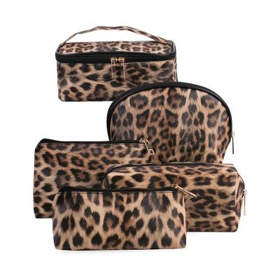 China Fashion Leopard-Copy Fashion Leopard Toiletry Bag Makeup Bag Portable Leopard Cosmetic Pouch for sale