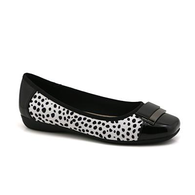 China Matte Black Print Flats Ladies Comfort Ballerina Flats Shoes For Women for sale