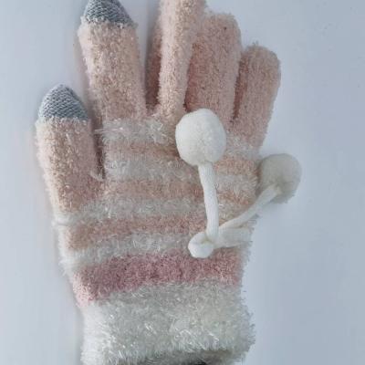 China Factory direct sales cute comfortable warm high quality touch screen feather yarn mitten for sale