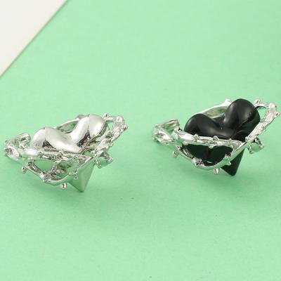 China MAIXI FASHIONABLE Creative Heart Love Couple A Pairs Of Rings Black White Gemstones Thorns Harajuku Style Minority Ring Jewelry for sale