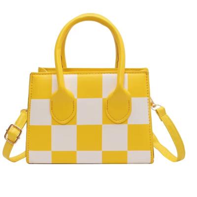 China Fashion The new summer plaid tote bag lady's Korean version ins style single shoulder bag woman simple trend handbag for sale