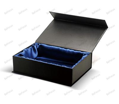 China Recycled Materials luxury craft custom kraft magnetic lid hamper closure paper gift silk insert packaging boxes paper with custom logo for sale