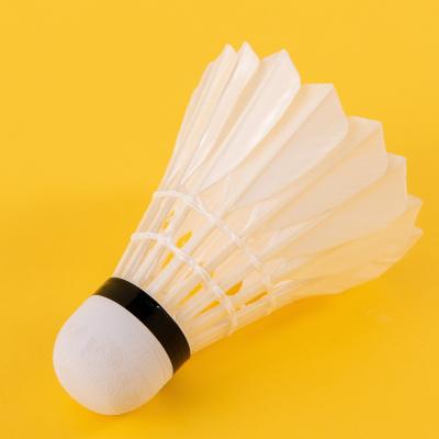 China Cost performance weiyusi gold four badminton cheap foam high head badminton for sale