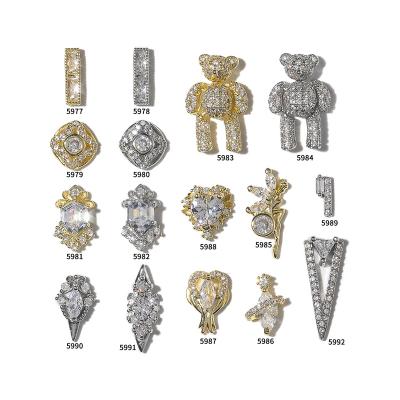 China Nail art 2020 new Diamond Luxury Lovely Zircon Bear nail the nail ornaments nail diamonds for sale