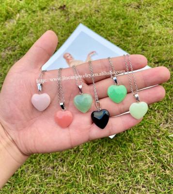 China Multicolor Natural Heart Gem Pendant Necklace Bohemia Wind Glow Stone Vintage Beautiful Stainless Steel Heart Chain Pendant Necklace for sale