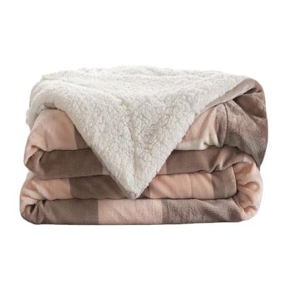 China Wholesale Soft Warm Folded Coral Fleece Flannel Blankets For Soft-Warm Blanket Beds M for sale