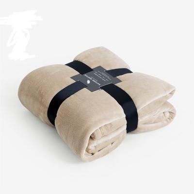 China Folded Flannel Blankets Bed Covering Polyester Blanket Which High Quality Super Soft for sale