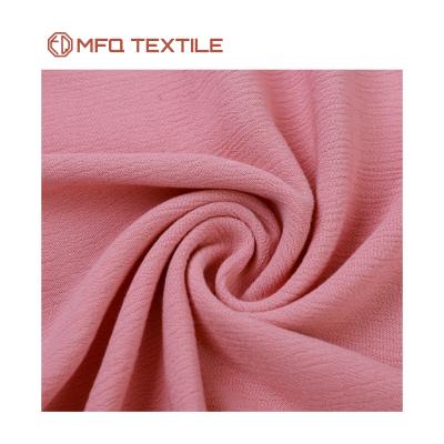 China 2022 new trend 100% Shrink-resistant 125gsm crepe rayon fabric chiffon gauze dress fabric for sale