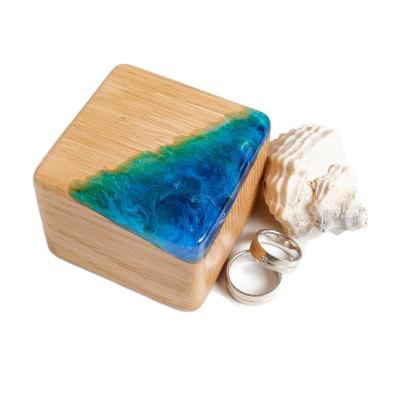 China Customized Customized Modern Blue Resin Bamboo Case With Magnetic Lid For Couples Rings for sale