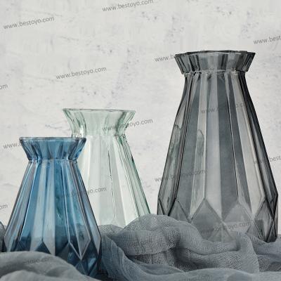 China Minimalist Colored Clear Vase Glass Vase for sale