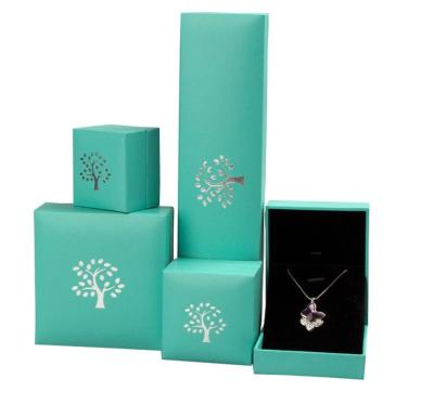 China Hot Stamping Rigid Luxury Gift Boxes, Fashion Coated Paper Cosmetic Packaging Boxes for sale