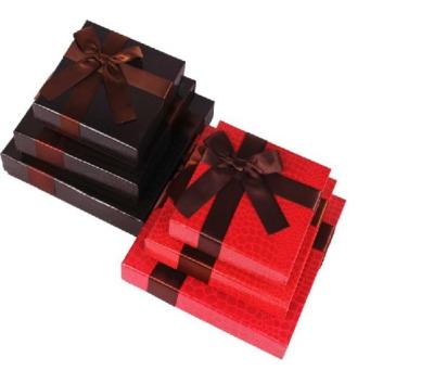 China Heart-Shape Lecote Chocolate Gift Packaging Boxes With Food Grade Printing , 157G Coated Paper Boxes for sale