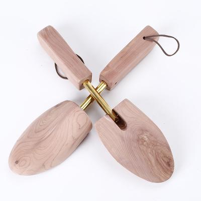 China Protect Cedar Wood Shoe Tree For Sale, Adjustable Shoe Guardian for sale