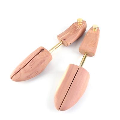 China Protect Shoe Trees Hot Adjustable Cedar Cardboard Shoe Shafts Strong And Durable Construction for sale