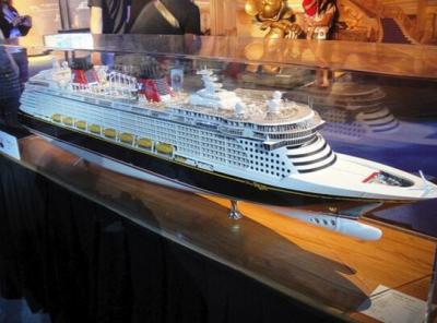 China Simulation Disney Cruise Ship Model , Disney Fantasy Model With Avoid Too Much Humidity for sale