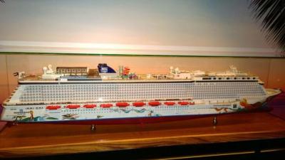 China Norwegian Getaway Cruise Ship Passenger Ship Models With  Foam Box Packaging for sale