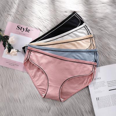 China 2111 Thread Count Antibacterial Cotton Plus Size Underwear Women Cotton Mid Waist No Trace Sports Briefs Underwear for sale