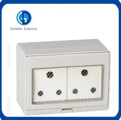 China Protección IP55 16A/250V Enchufe eléctrica impermeable a la pared para uso residencial/general en venta