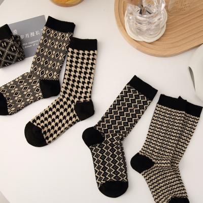 China High Quality QUICK DRY Cotton Letter Winter Midi Sporty Sock For Girls England Slouch High Long Thick Womens Herringbone Crew Socks for sale