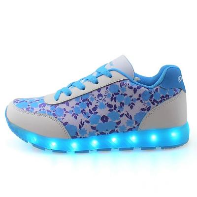 China Walking Shoes 2021 New Design Fashion Sports Sneaker Led Shoes Night Light Up Dancing Causal Shoes for sale