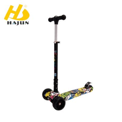 China PU wheels with high quality LED hot sale fashion foldable kick scooter for sale