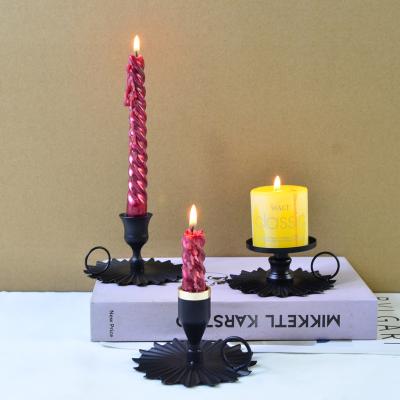 China Contemporary and Contracted Iron Shaped Simple Black Hand Held Solid Wood Holder for Candle Casserole with Candle Holder for sale