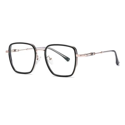 China Wholesale Fashionable NIWOTA 7815 Square Gradient Ultra Light Frame Read Hollow Metal Legs Optics Glasses for sale