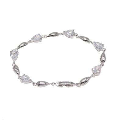 China FASHIONABLE simple design silver zircon bracelet, platinum copper plated material, 2021 fashion lady bracelet for sale