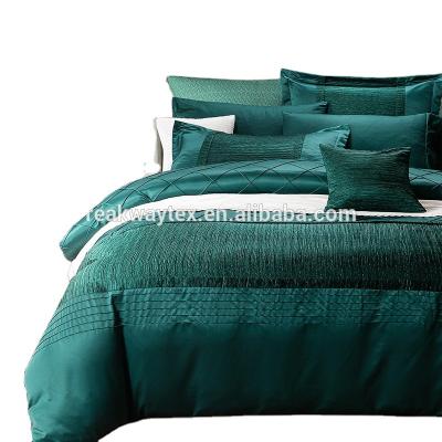 China 2017 Newest Style Disposable Luxury Wedding Bed Set Dubai Market King Size Bedding Set for sale