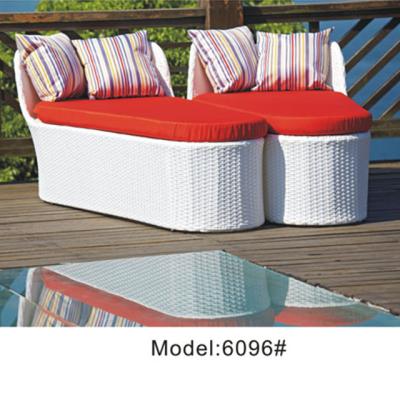 China Contemporary Patio Outdoor Rattan Daybed Convertible Chairs Sofa Without Canopy for sale